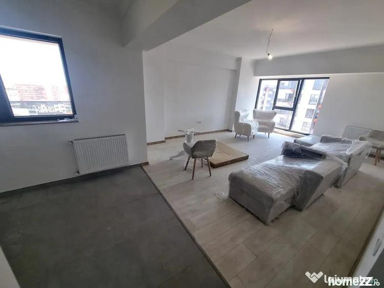 Apartament cu 3 camere decomandat în Energia