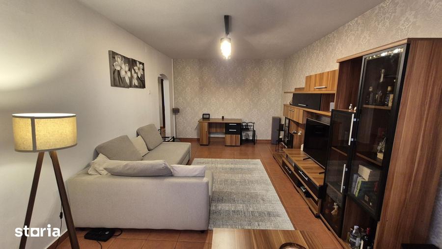 Apartament cu 3 camere decomandat în Militari