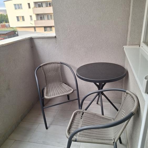 Apartament cu 2 camere semidecomandat în Florești