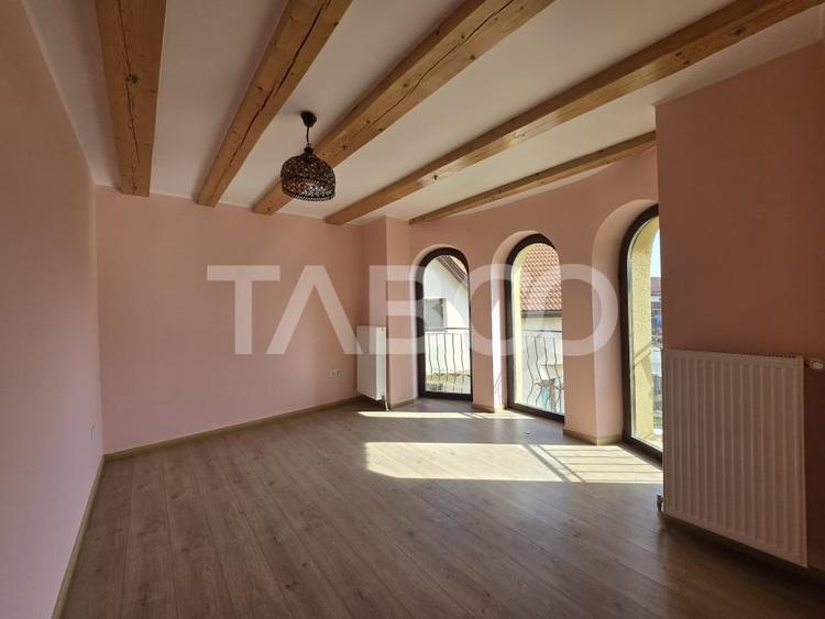 Duplex cu 5 camere cu Canalizare în Tineretului