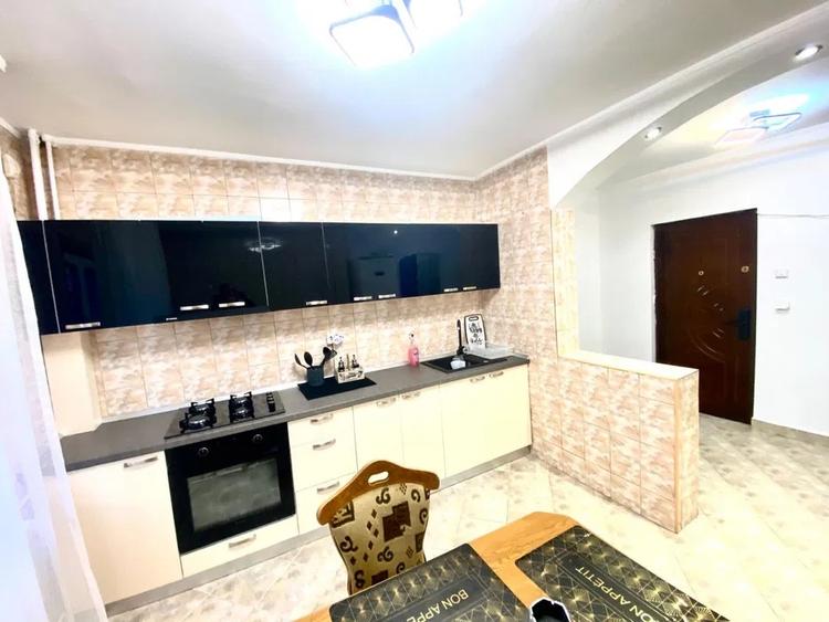 Apartament cu 2 camere decomandat, mobilat în Panduri