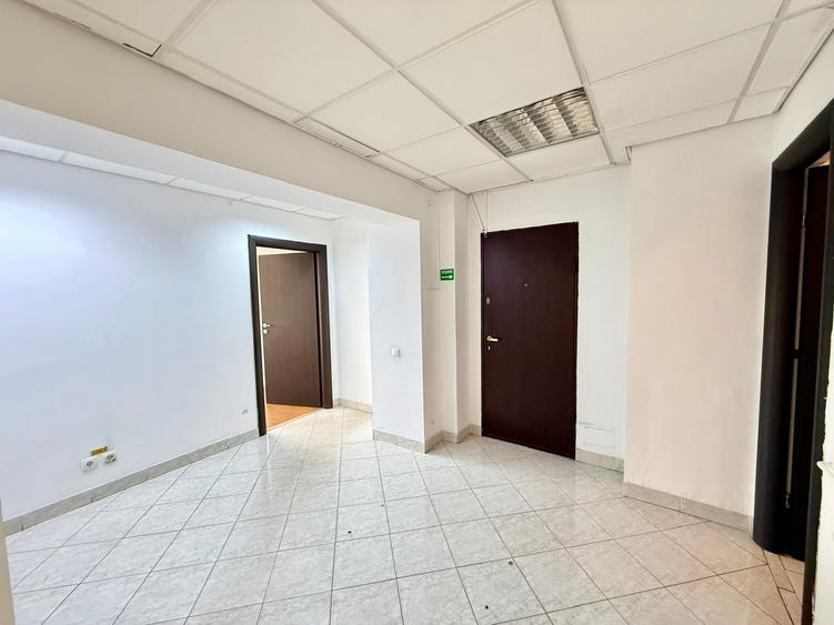 Apartament cu 4 camere decomandat în P-ța Unirii