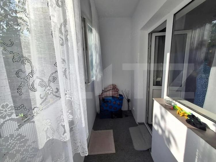 Apartament cu 3 camere decomandat în Filiași