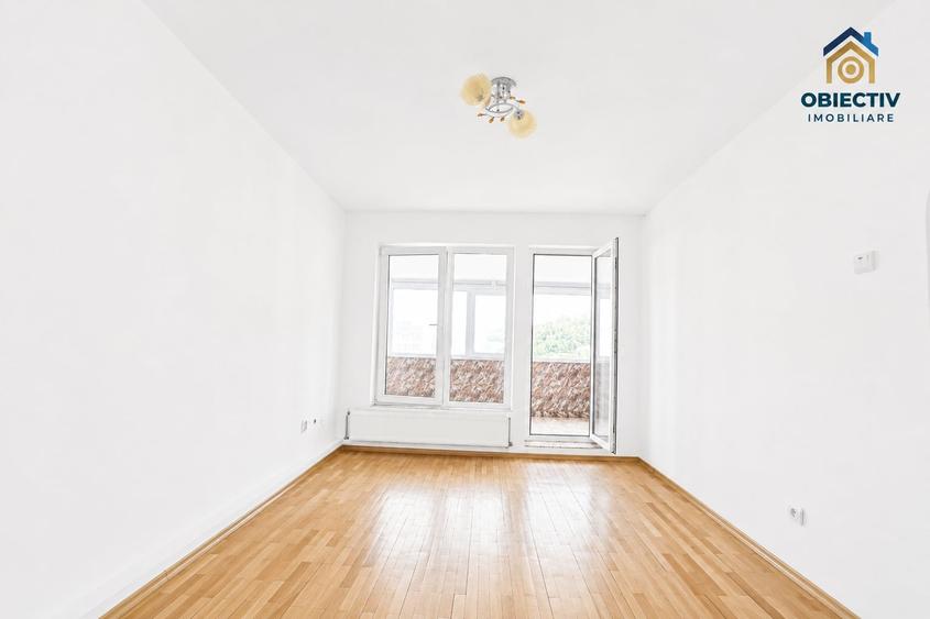 Apartament cu 4 camere decomandat în Central