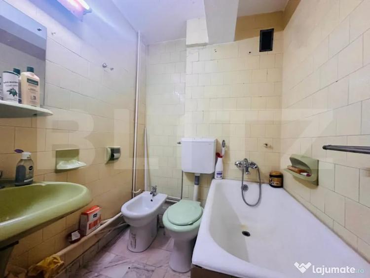 Apartament cu 4 camere decomandat, mobilat în Centru Civic