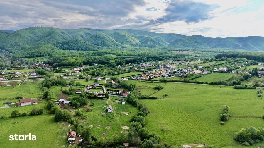 Teren de 2000 mp, în Sadu