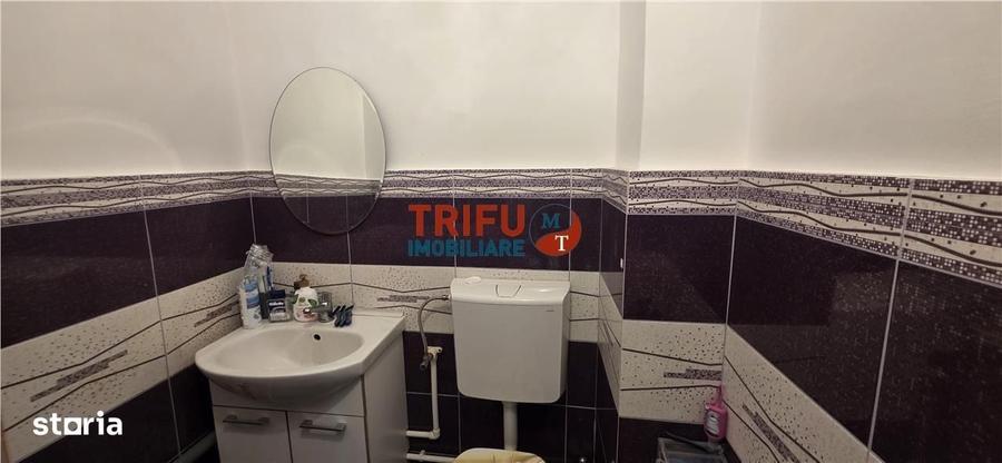 Apartament cu 3 camere decomandat în Cetate