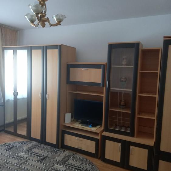 Garsonieră decomandată în Central