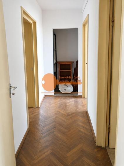 Apartament cu 3 camere semidecomandat, mobilat în Lujerului