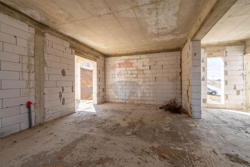 Casă individuală cu 4 camere cu Teren 600 Mp în Jucu de Sus