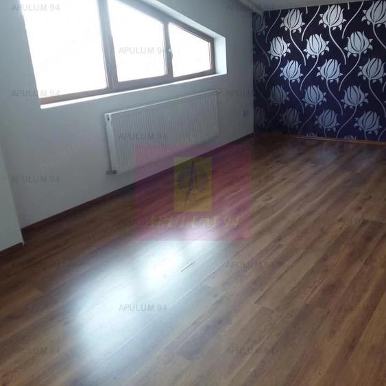 Casă cu 6 camere cu Teren 890 Mp în Dobroești