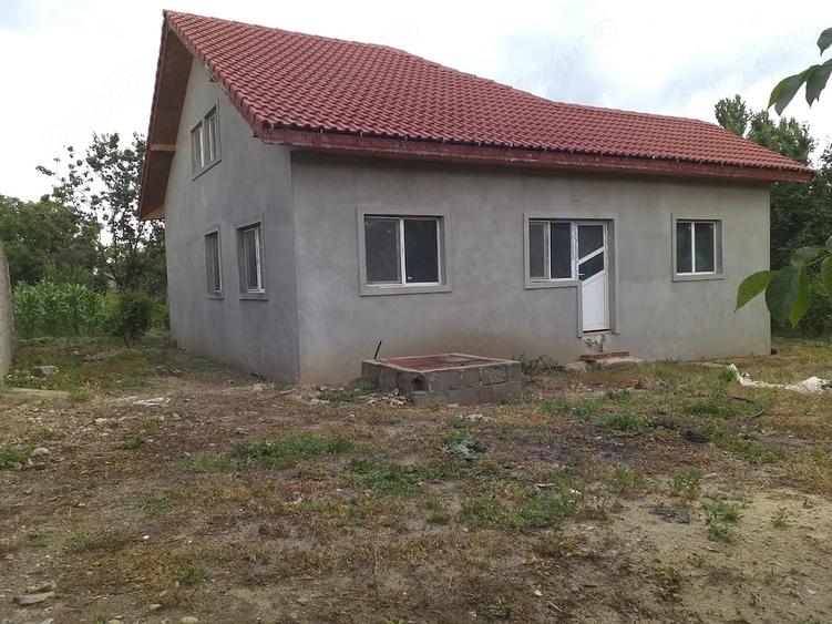 Casă cu Teren 1000 Mp în Mătești