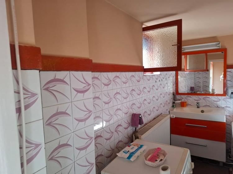 Casă individuală cu 5 camere cu Canalizare în Nădlac