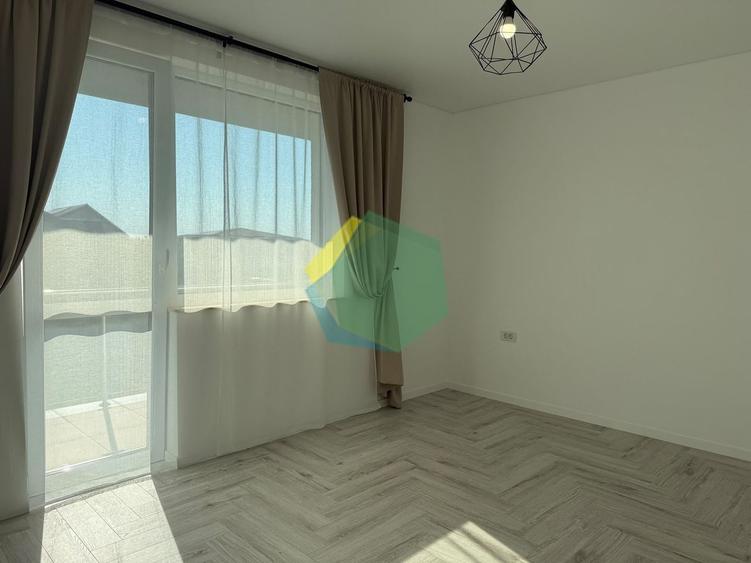 Duplex cu 4 camere cu Canalizare în Odăi