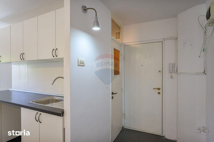 Apartament cu 3 camere în Tei