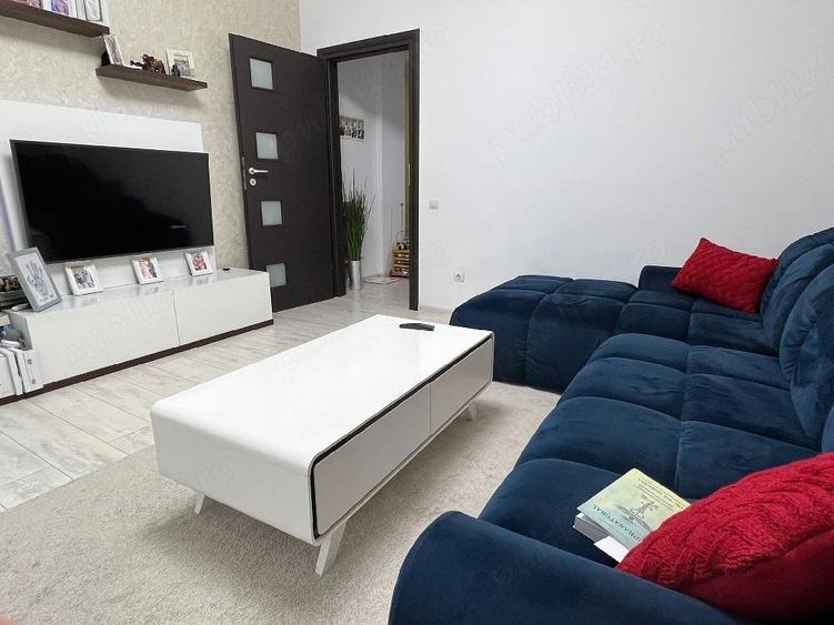 Apartament cu 2 camere decomandat în Roșu