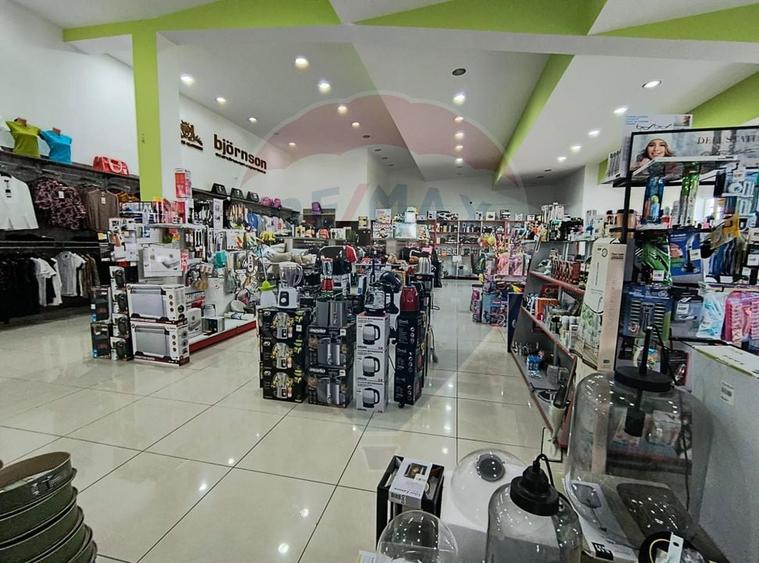 Spațiu industrial, de 3,600 mp, în Găneasa