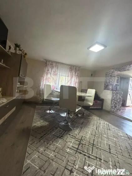 Casă cu 5 camere cu Teren 3000 Mp în Central