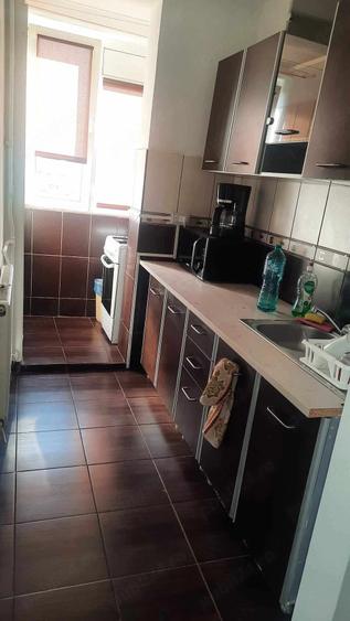 Apartament cu 3 camere semidecomandat în Tudor Vladimirescu
