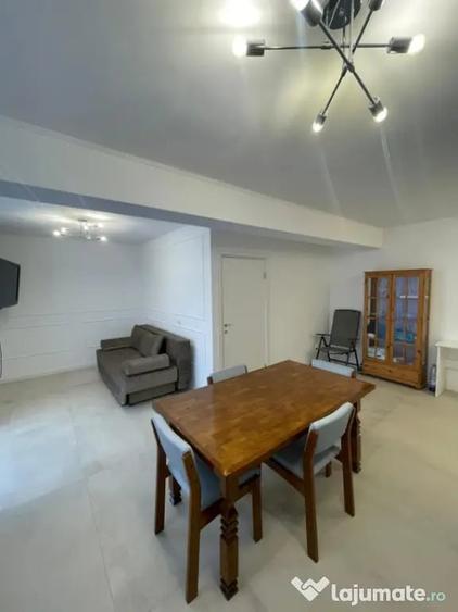 Apartament cu 2 camere semidecomandat, mobilat în Independenței