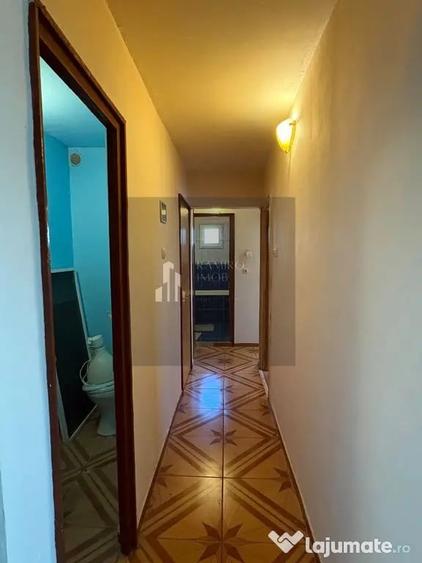 Apartament cu 3 camere decomandat în Apărătorii Patriei