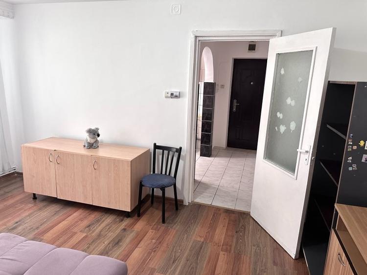 Apartament cu 2 camere semidecomandat, mobilat în Cetate