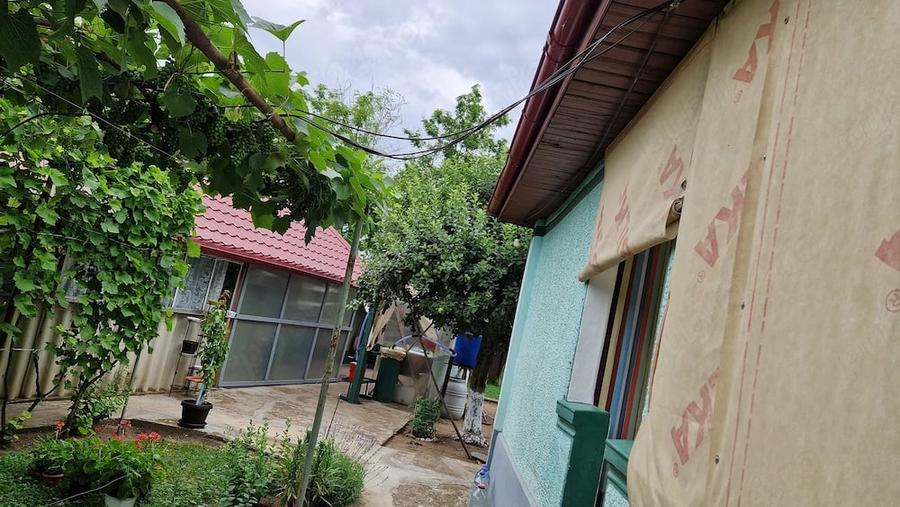 Casă cu 3 camere cu Teren 1300 Mp în Boldești