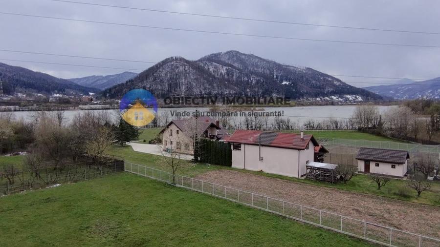 Teren intravilan de 1372 mp, în Vaduri