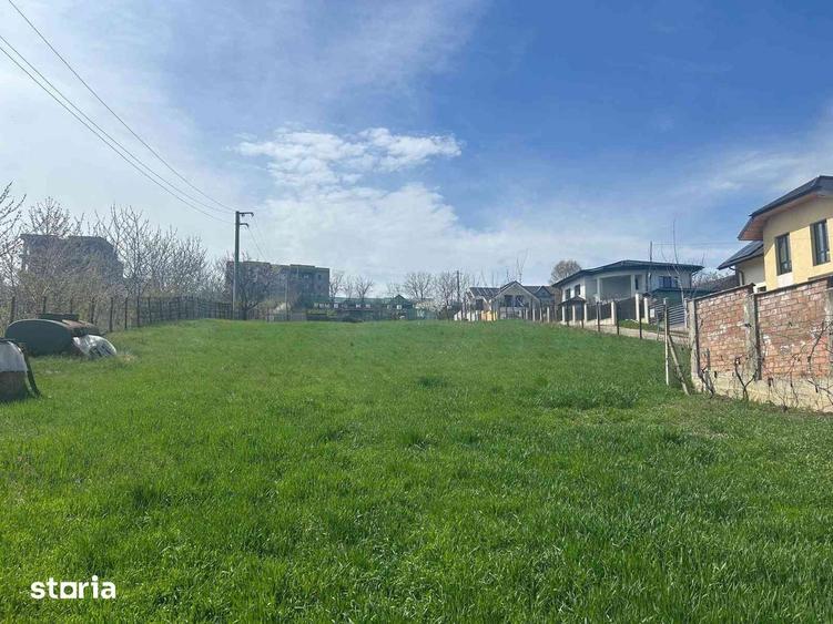 Teren de 1200 mp, în Rediu