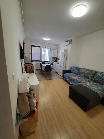 Apartament cu 2 camere semidecomandat în Metalurgiei
