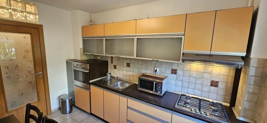 Apartament cu 4 camere semidecomandat în Timpuri Noi
