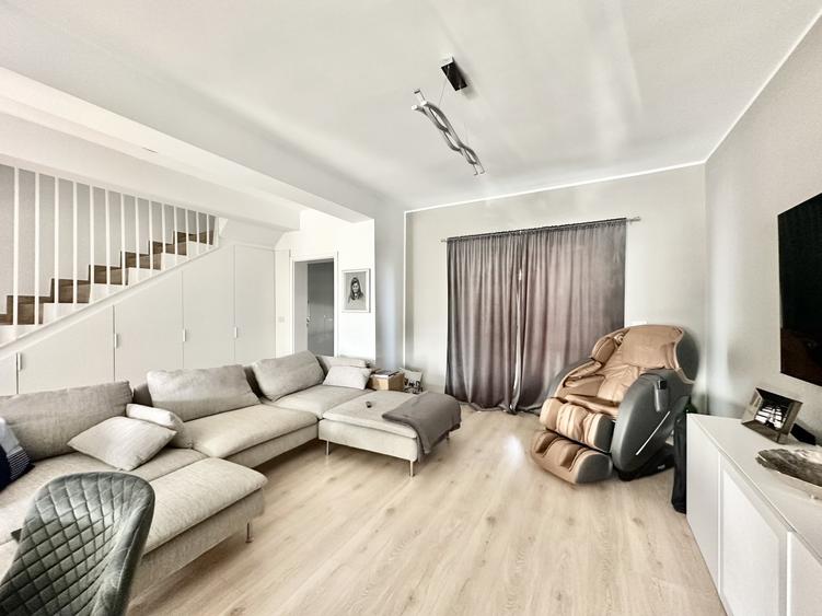 Duplex cu 4 camere cu Canalizare în Moșnița Veche