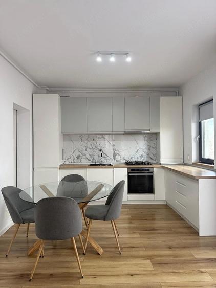 Apartament cu 3 camere decomandat în Sânnicoară