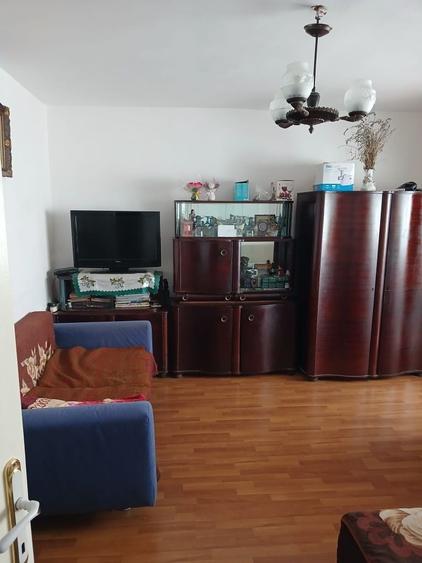Apartament cu 3 camere în Confecții