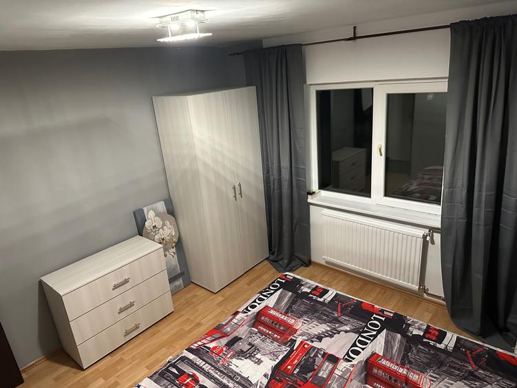 Apartament cu 3 camere decomandat în Decebal