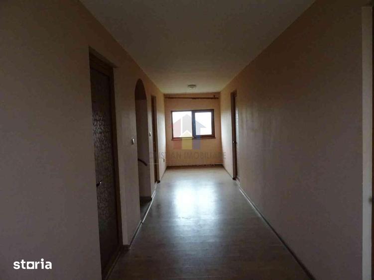 Casă cu 5 camere cu Teren 700 Mp în Radu Negru