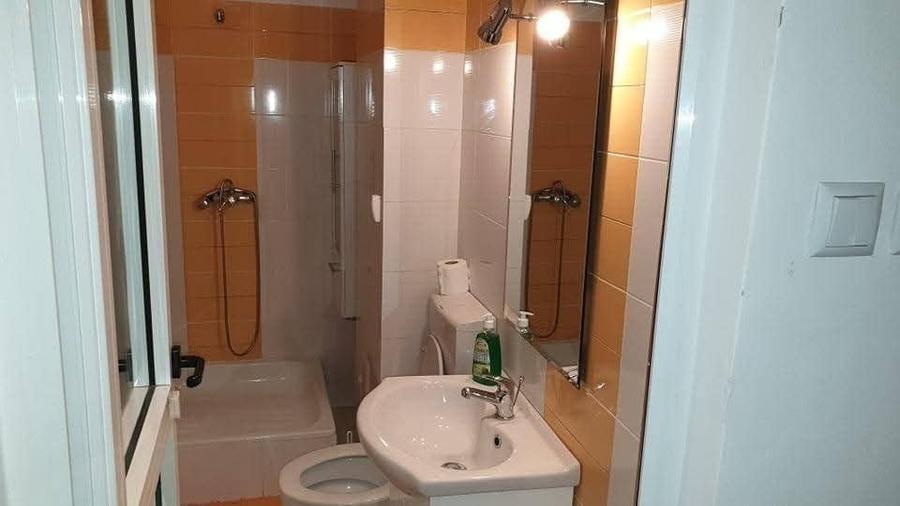 Apartament cu 4 camere semidecomandat în Central