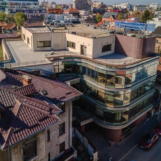 Birou, de 607 mp, în Central