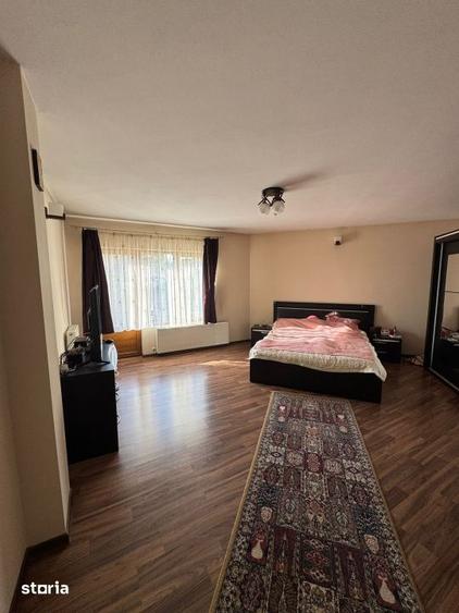 Casă cu 8 camere cu Teren 380 Mp în Griviței