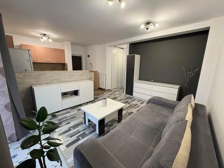 Apartament cu 2 camere semidecomandat, mobilat în Florești — fotografia 1