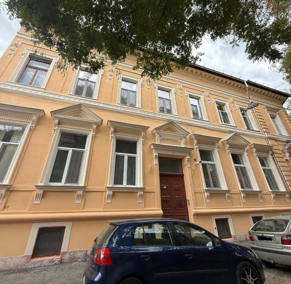 Apartament cu 2 camere semidecomandat, mobilat în Ultracentral