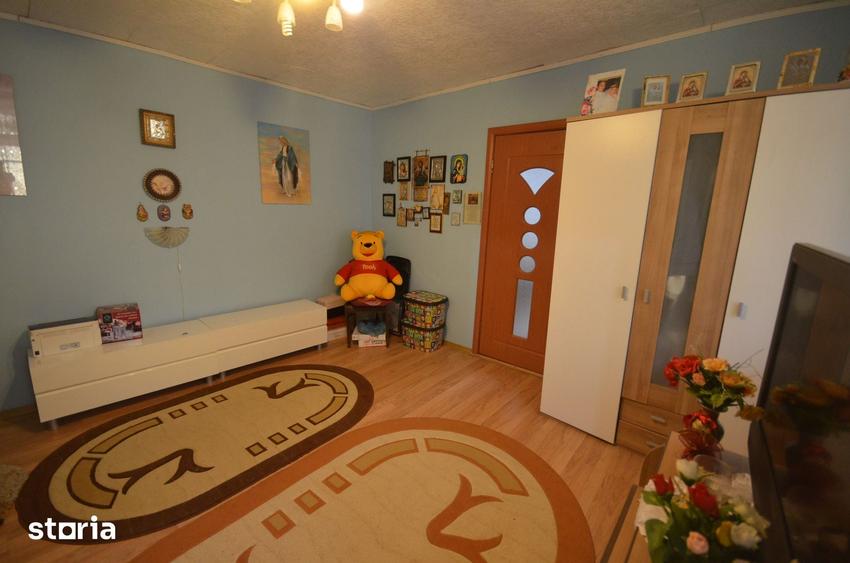 Casă cu 4 camere cu Teren 600 Mp în Andronache