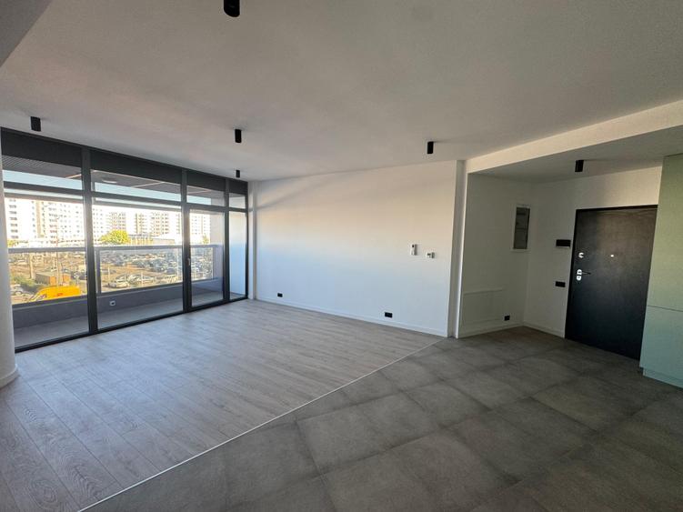 Apartament cu 4 camere decomandat, mobilat în Pipera