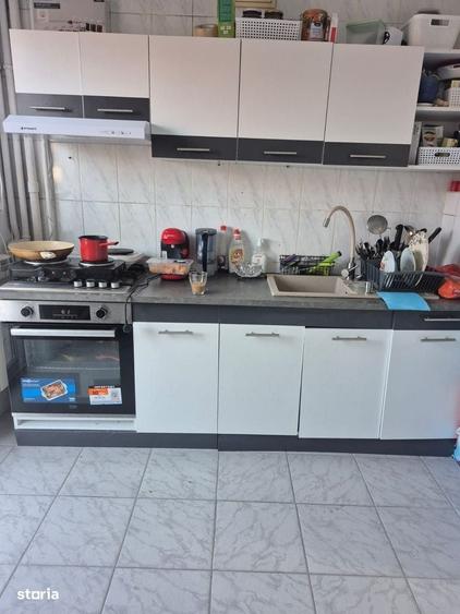 Apartament cu 3 camere semidecomandat în Gara de Nord