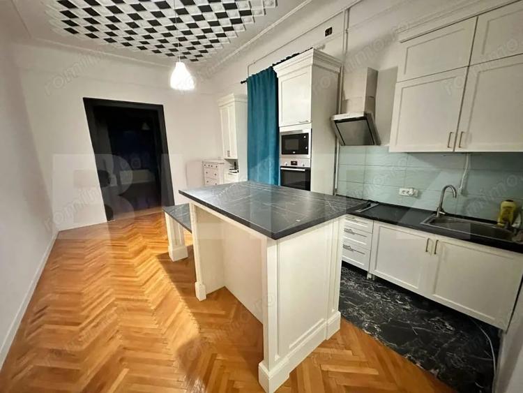Apartament cu 3 camere decomandat, mobilat în Central