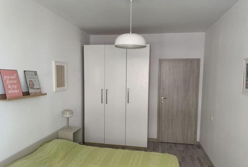 Apartament cu 2 camere semidecomandat, mobilat în Păcii