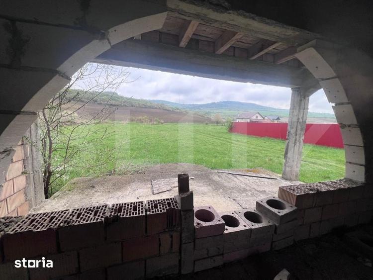 Casa la rosu de vanzare, 260 mp, zona Santana de Mures - 2