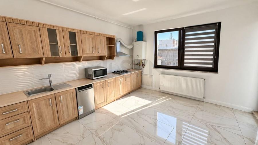 Apartament cu 4 camere decomandat în Dorobanți