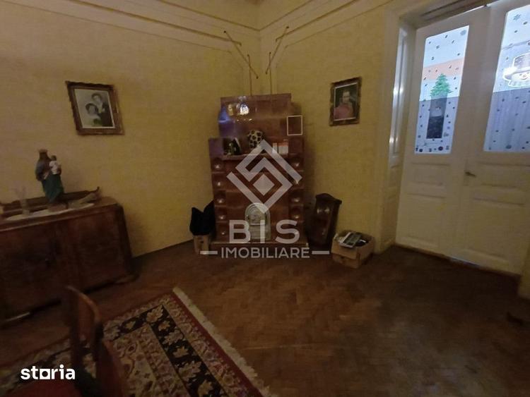 Casă cu 6 camere cu Teren 600 Mp în Central