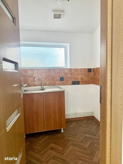 Spațiu comercial, de 64 mp, în Central